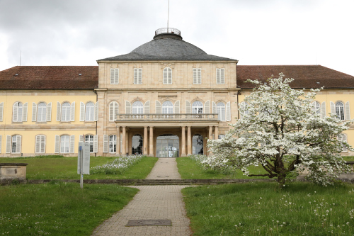 Foto des Gebäudes der Universität Hohenheim